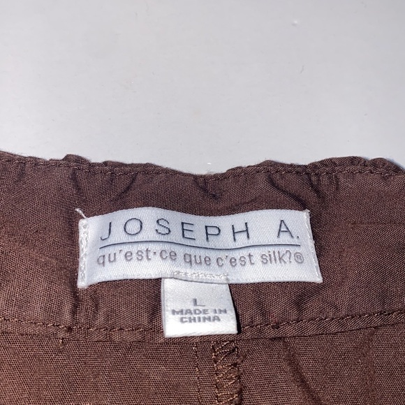 Joseph A brown cotton/ spandex ruffle neck line sleeveless blouse. Size large. - Picture 5 of 7